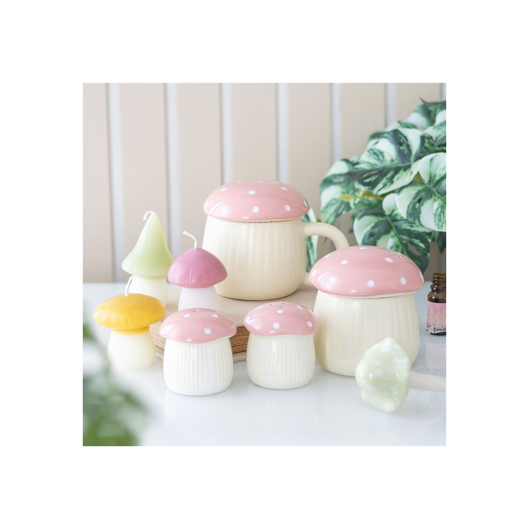 Pink mushroom salt and pepper shakers detail