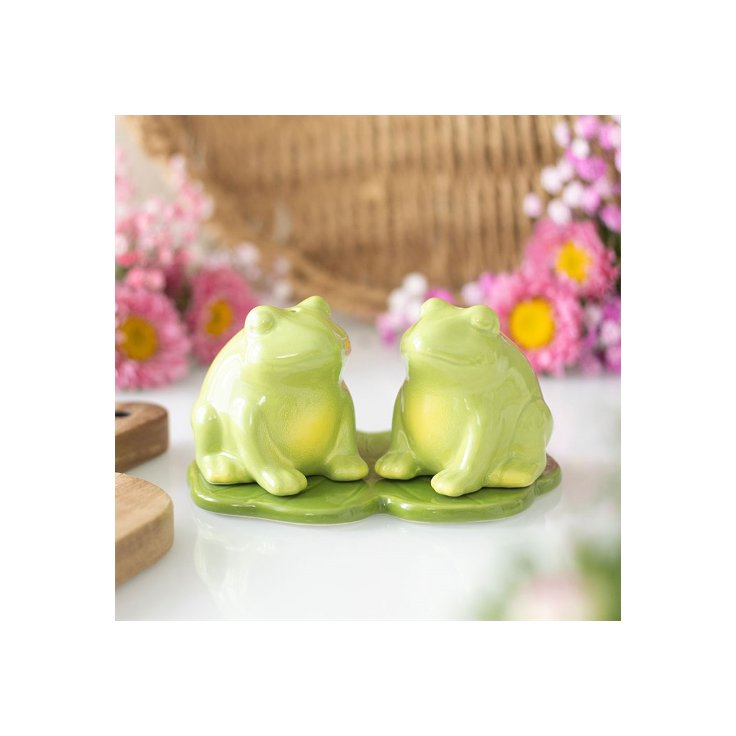 Luna Frog Salt and Pepper Shakers N/A