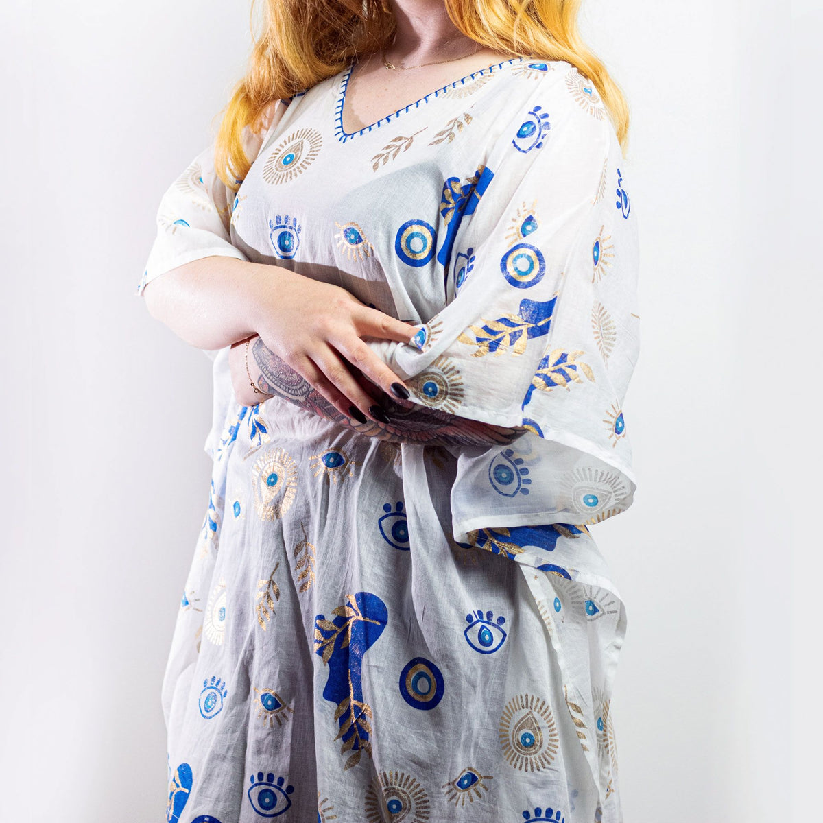 Nomad Sari Kaftan – White with Blue & Gold Evil Eye Print AW Dropship UK