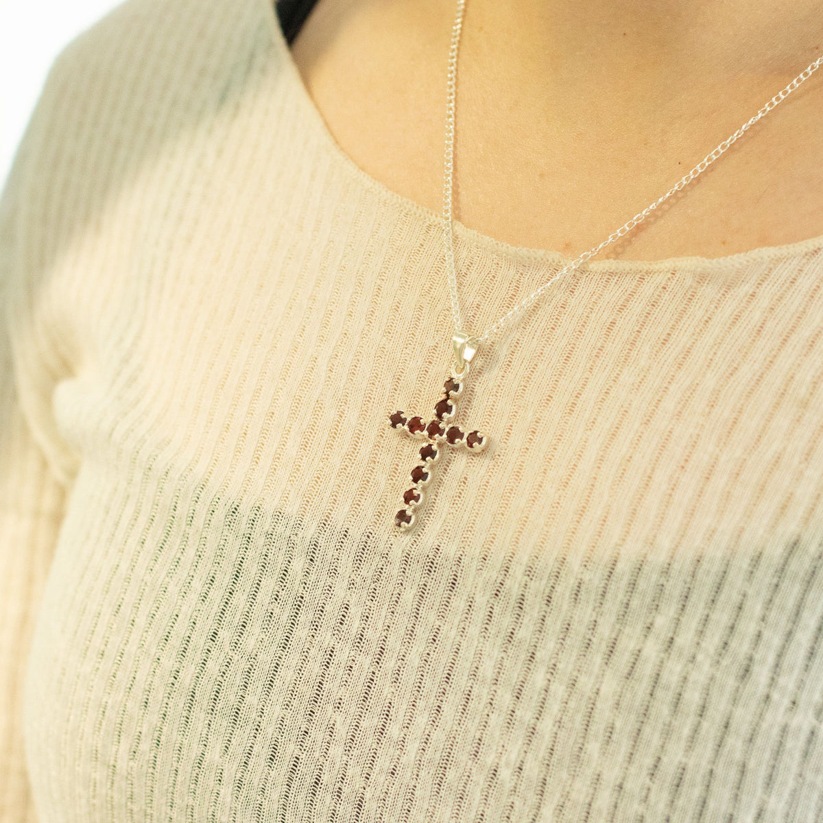 Indian Devotional Pendant - Silver Plated (45cm Chain)- Garnet Crucifix AW Dropship UK