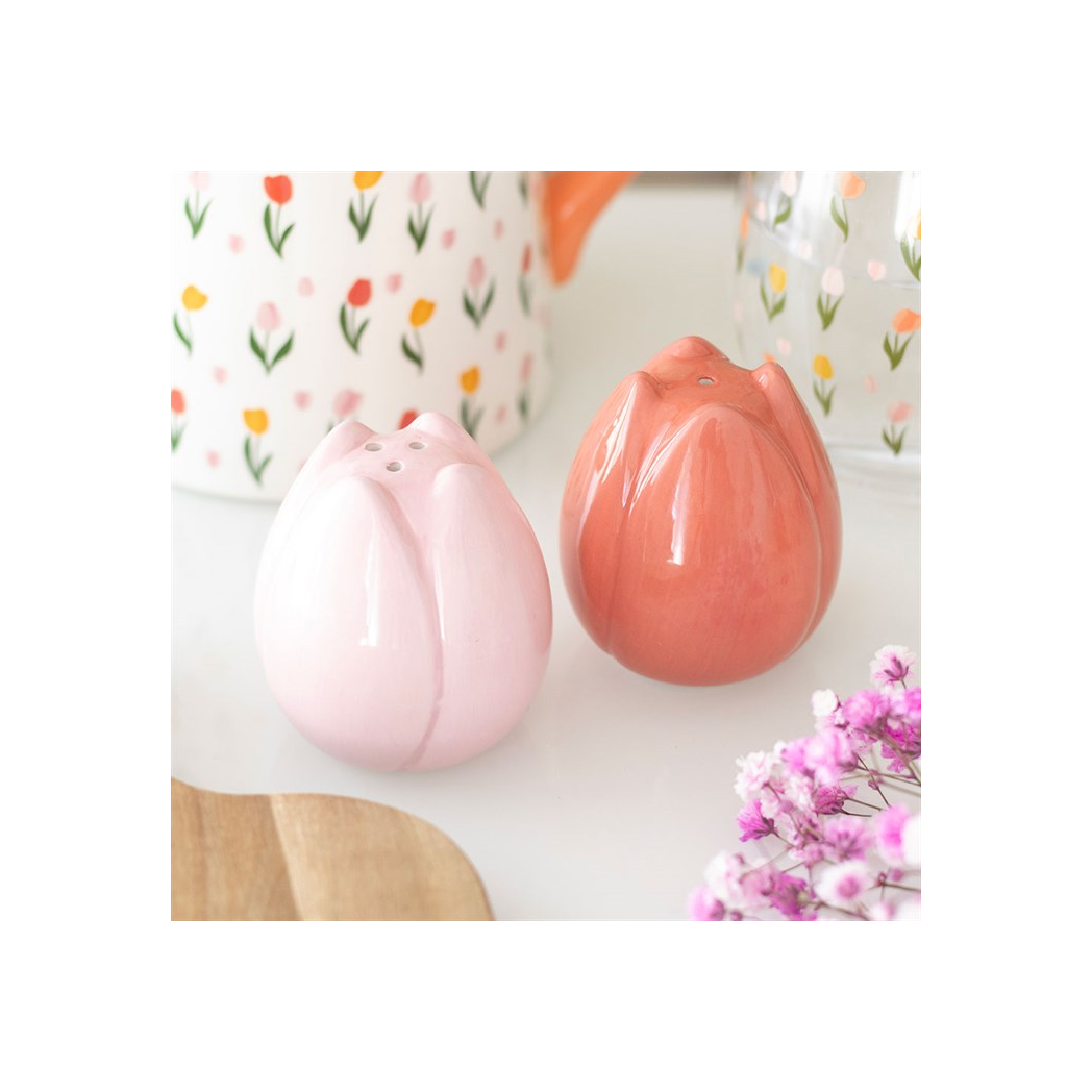 Tulip Shaped Salt and Pepper Shakers N/A