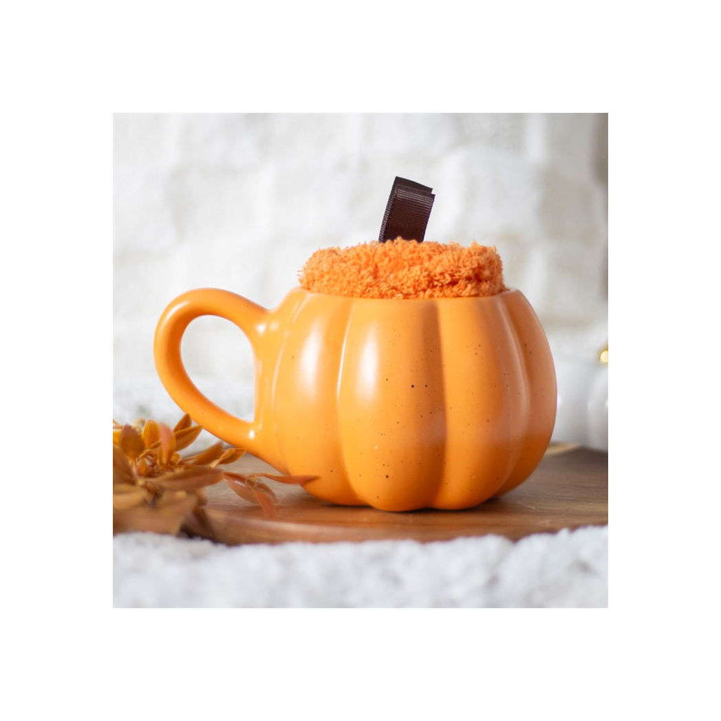 Pumpkin Shaped Mug and Socks Set N/A