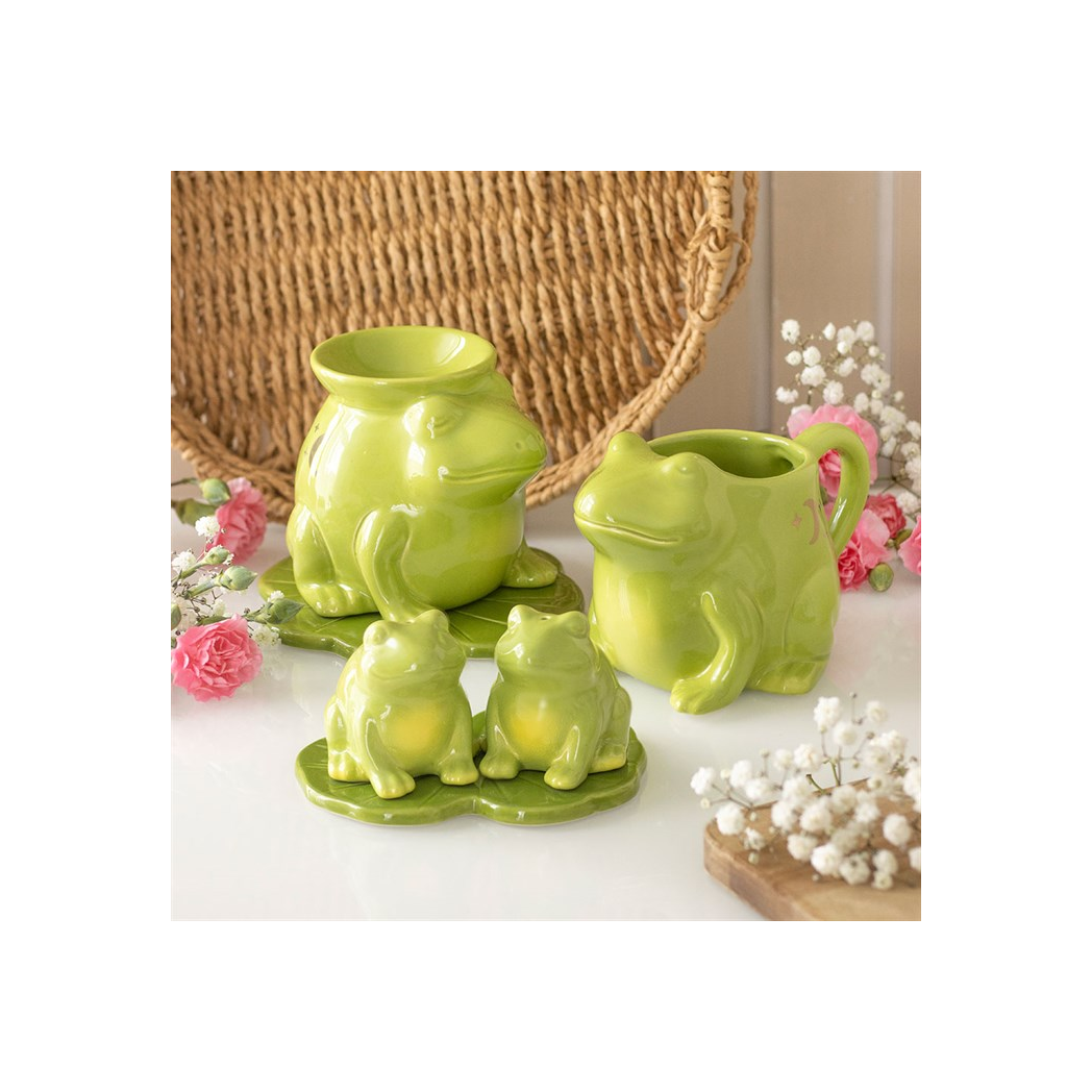 Luna Frog Salt and Pepper Shakers N/A