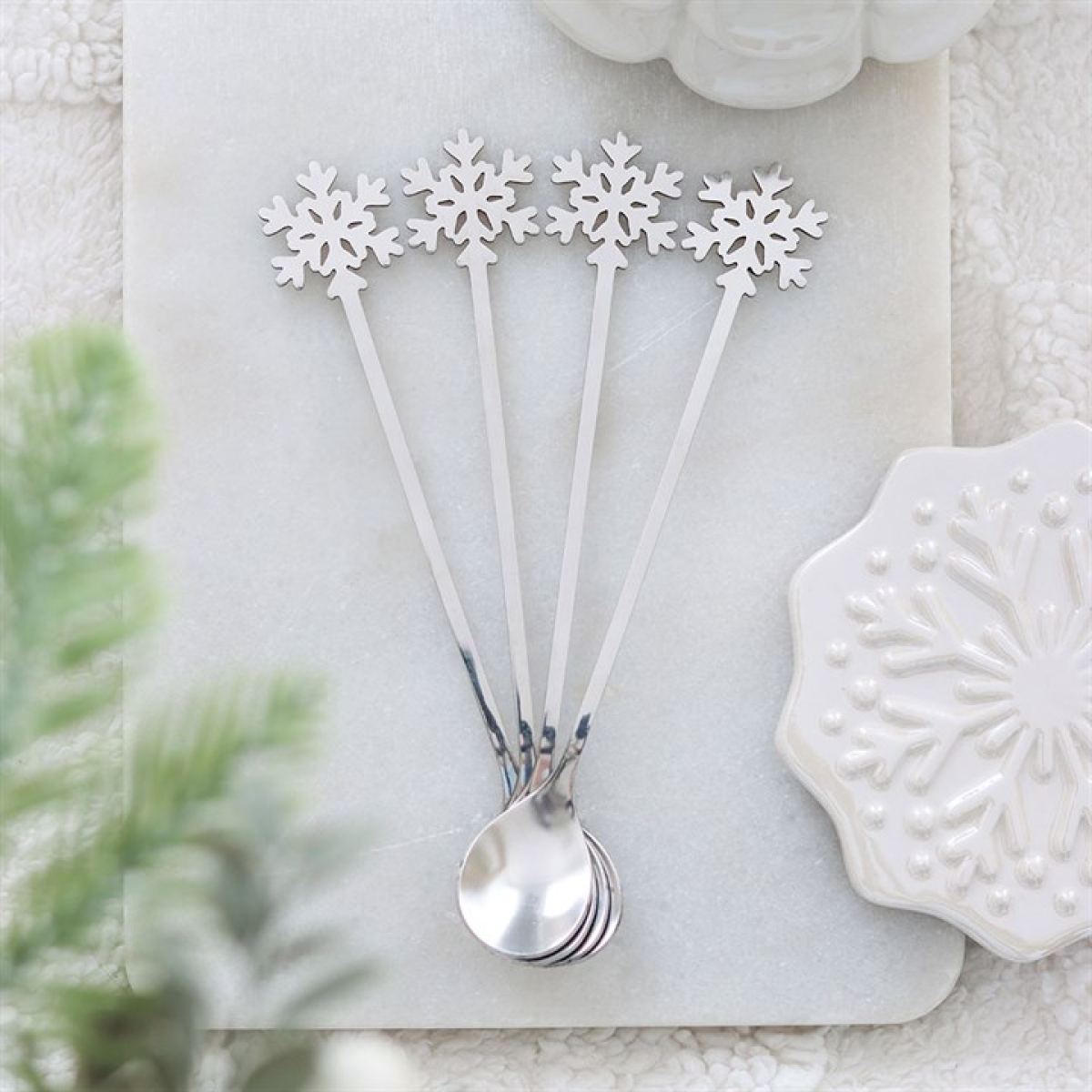 Set of 4 Metal Snowflake Spoons N/A