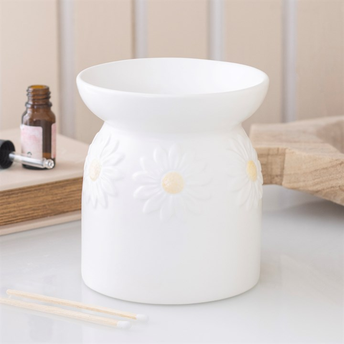 White Daisy Chain Oil Burner N/A